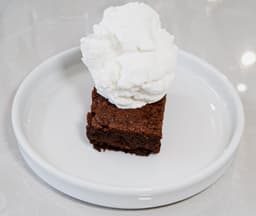 Brownie con helado