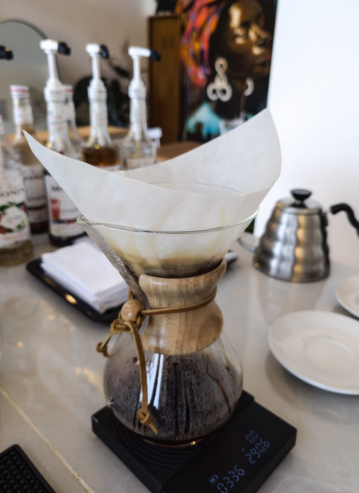 Filter coffee in a Chemex on a scale